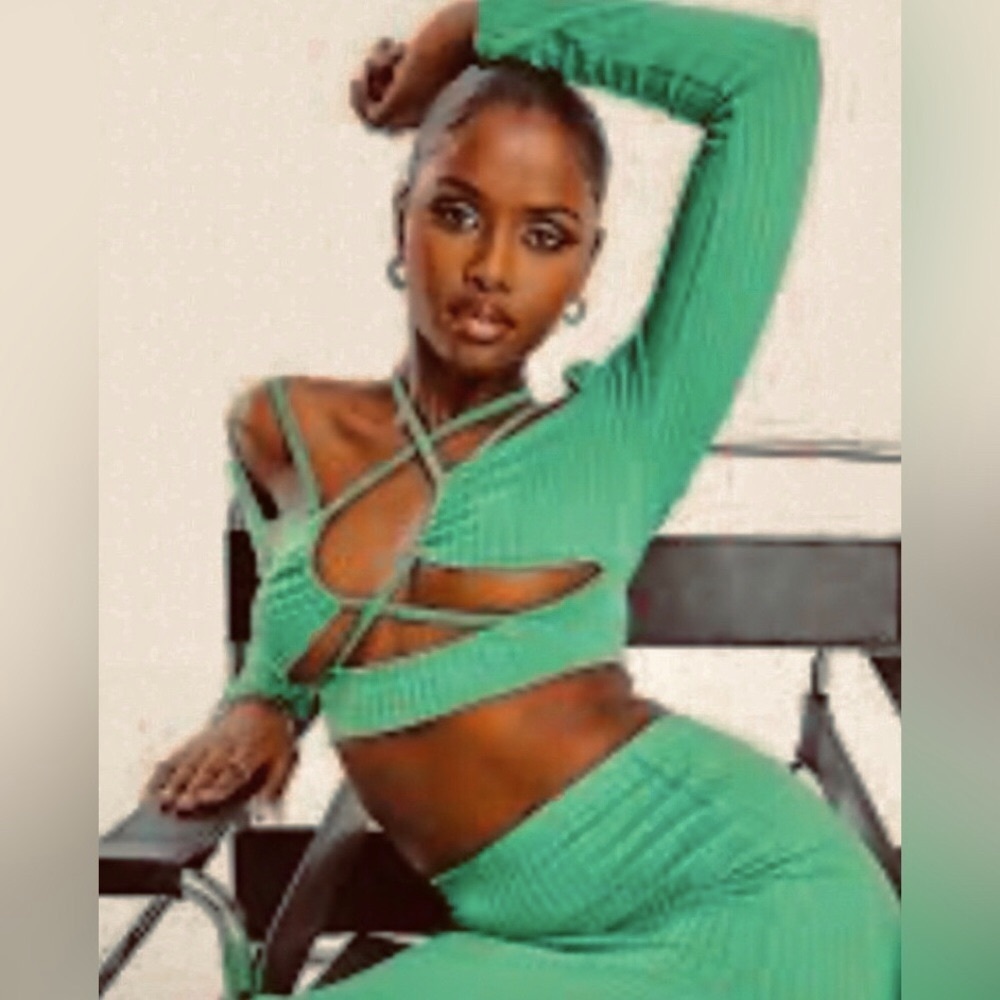 ASYOU green ribbed long sleeve cropped top NEW US 4 *can wear various ways Re$39